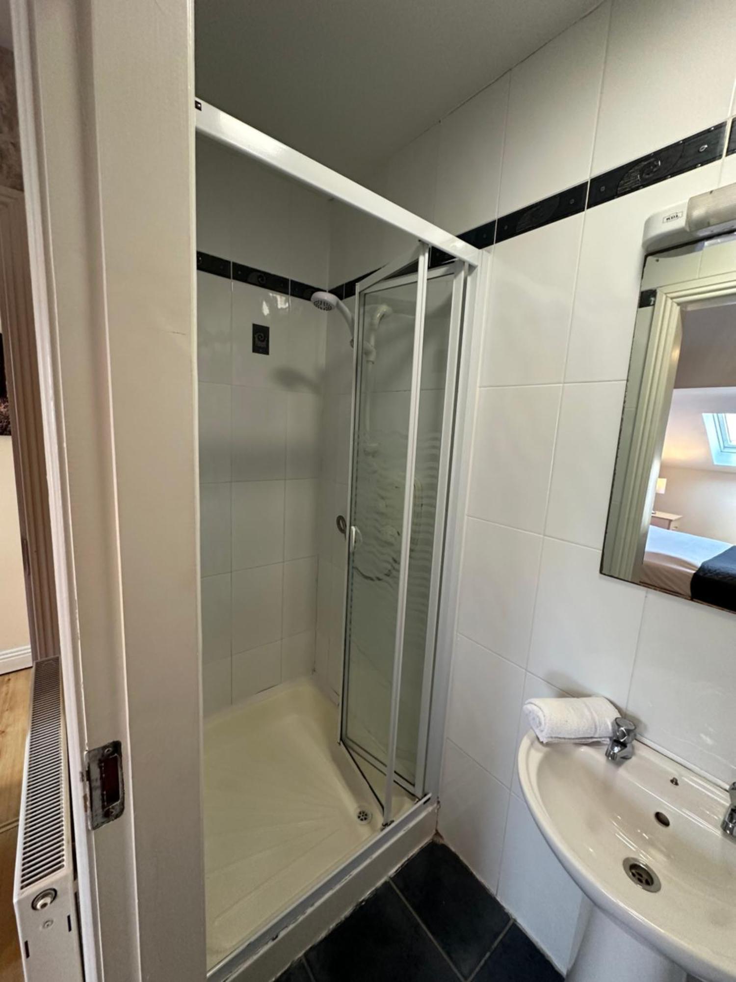 Waterlane Apartments Голуэй Экстерьер фото