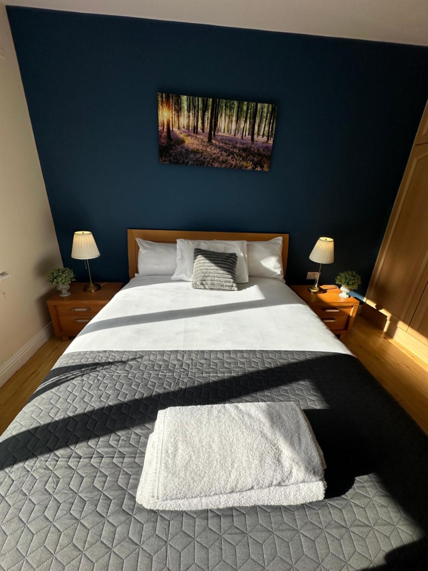 Waterlane Apartments Голуэй Экстерьер фото